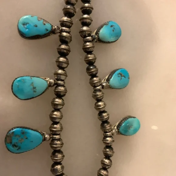 Navajo Native American necklace - not signed but guaranteed SS and turquoise. - Picture 4 of 7